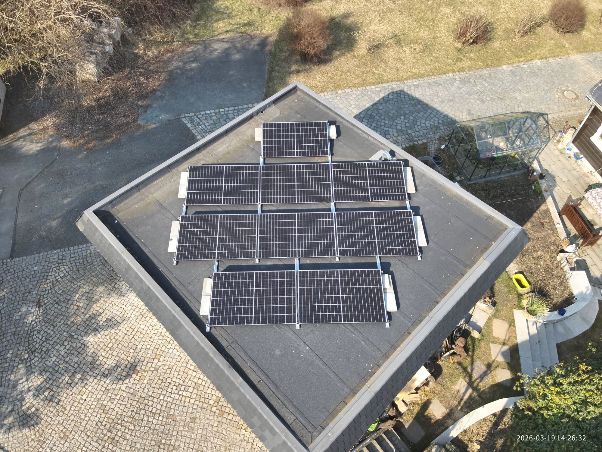 Kleine PV Anlage auf Garagendach